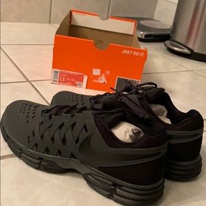 New Men's Nike Tennis Shoes